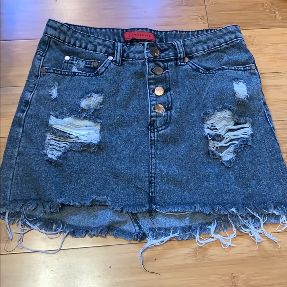 Button front faded black jean skirt